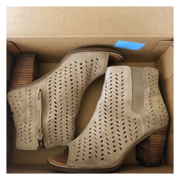 TOMS ♥️ Open Toe Suede Booties - Picture 6 of 8